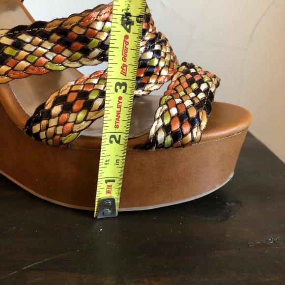 5 1/2” platform sandals size 9 - Picture 6 of 9